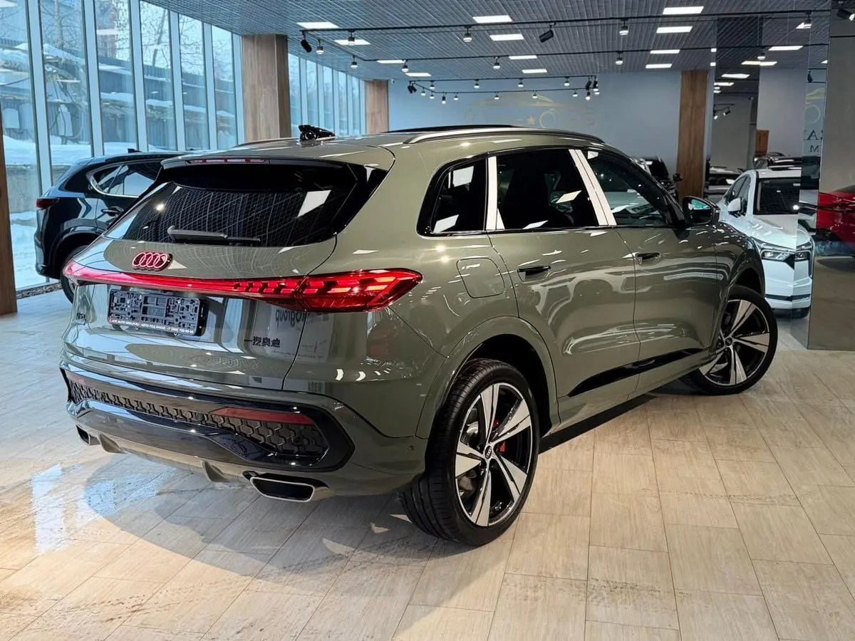 Audi Q5L 2026 — боковой профиль, ATS Auto Group